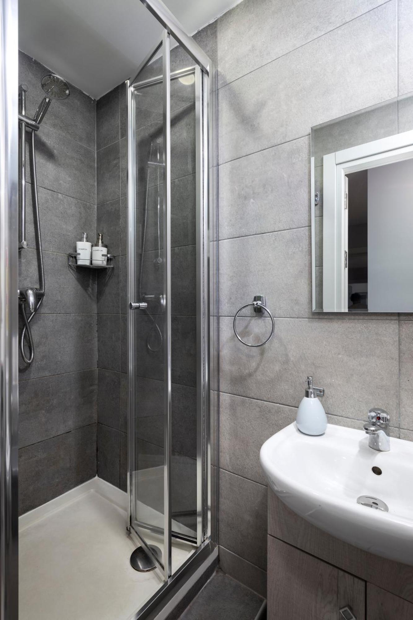 Modern 3 Bedroom & 3 Bathroom Apartment - Near Balluta Bay Saint Julian's Exterior photo