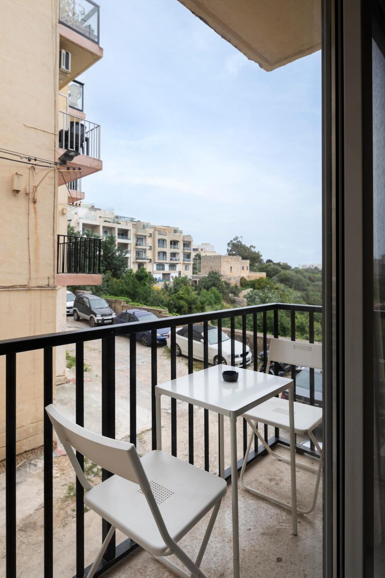 Modern 3 Bedroom & 3 Bathroom Apartment - Near Balluta Bay Saint Julian's Exterior photo